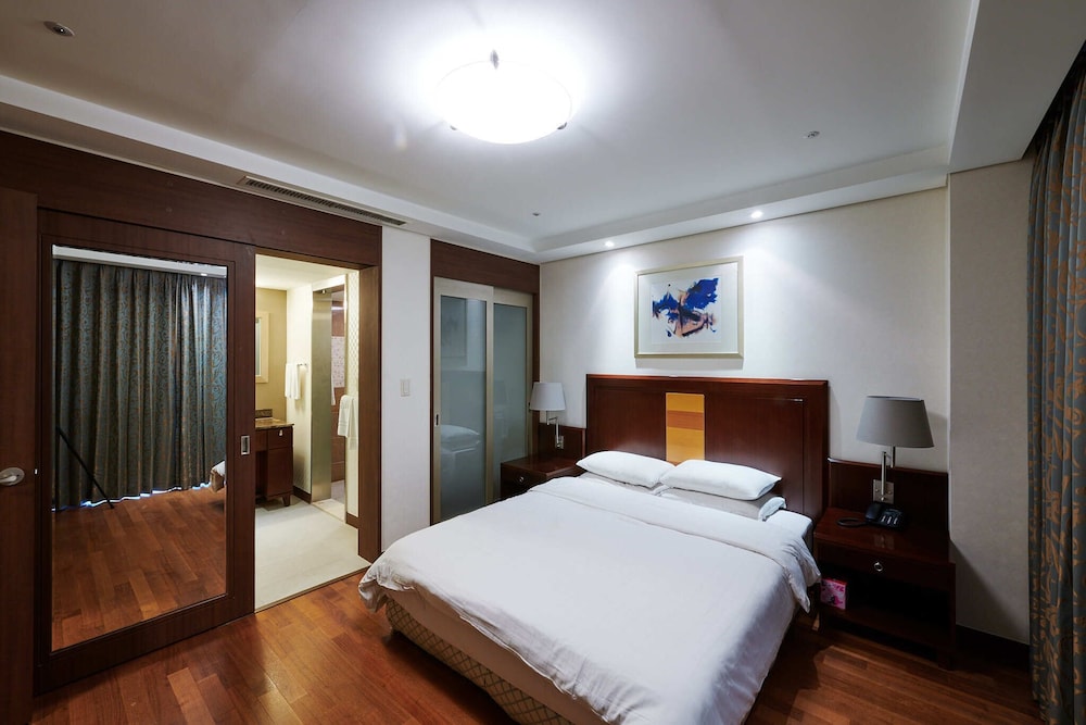 Adonis Hotel 23/58