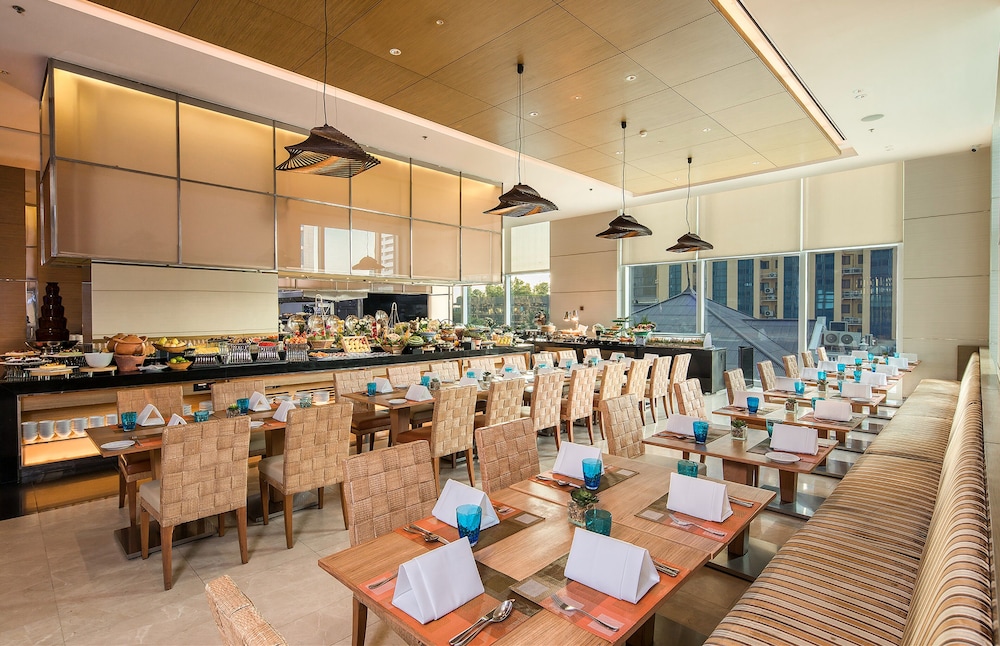 Eastin Grand Hotel Sathorn 35/50
