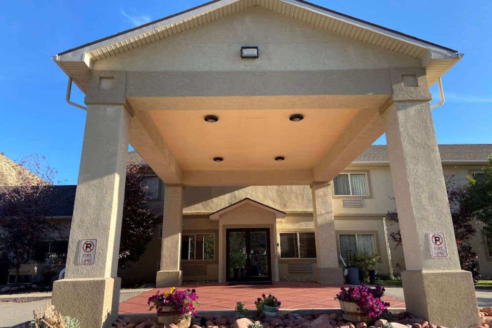 Wingate by Wyndham New Castle - Glenwood Springs 1/50