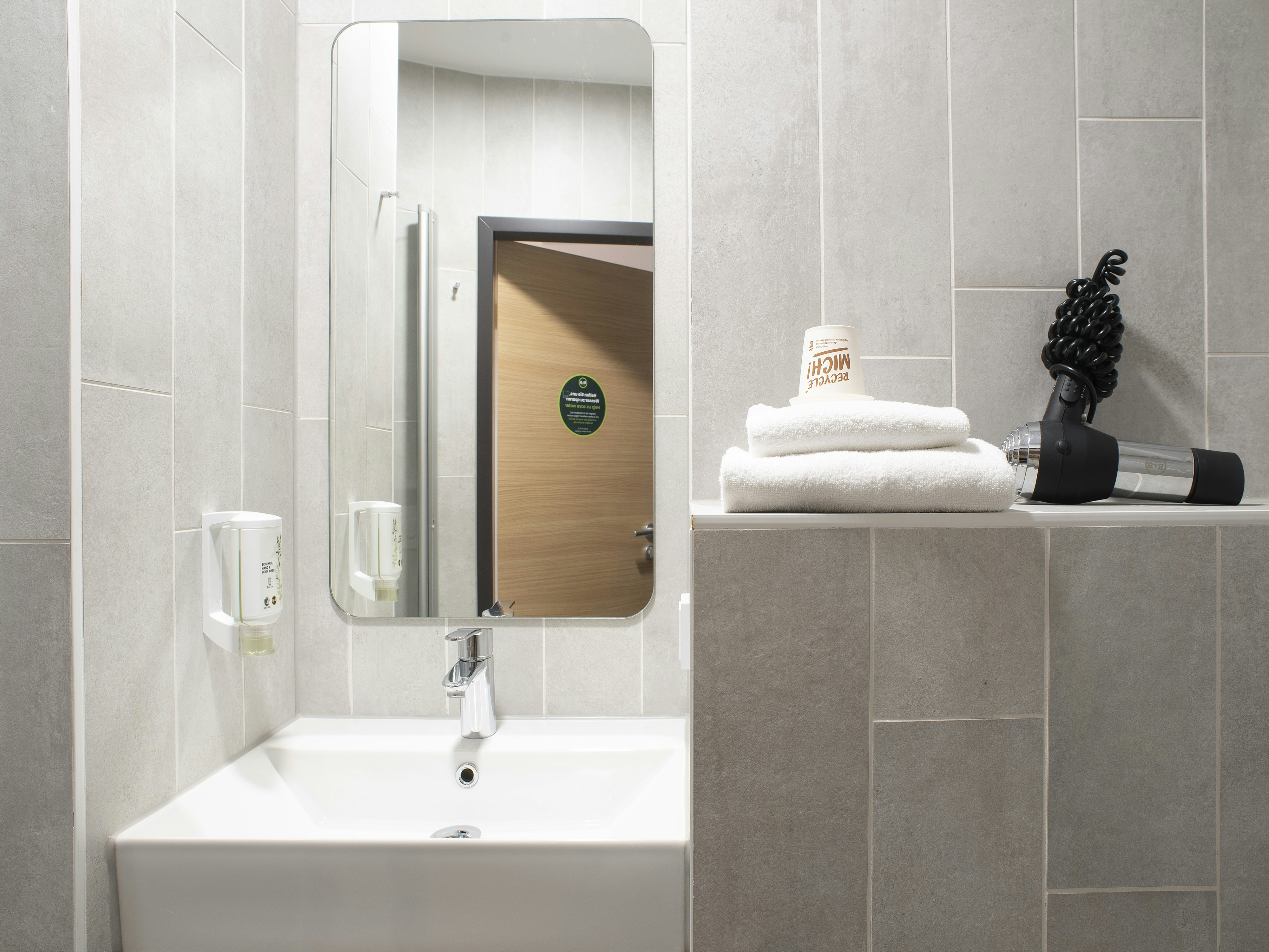 B&B HOTEL Schwerin Sued 23/24