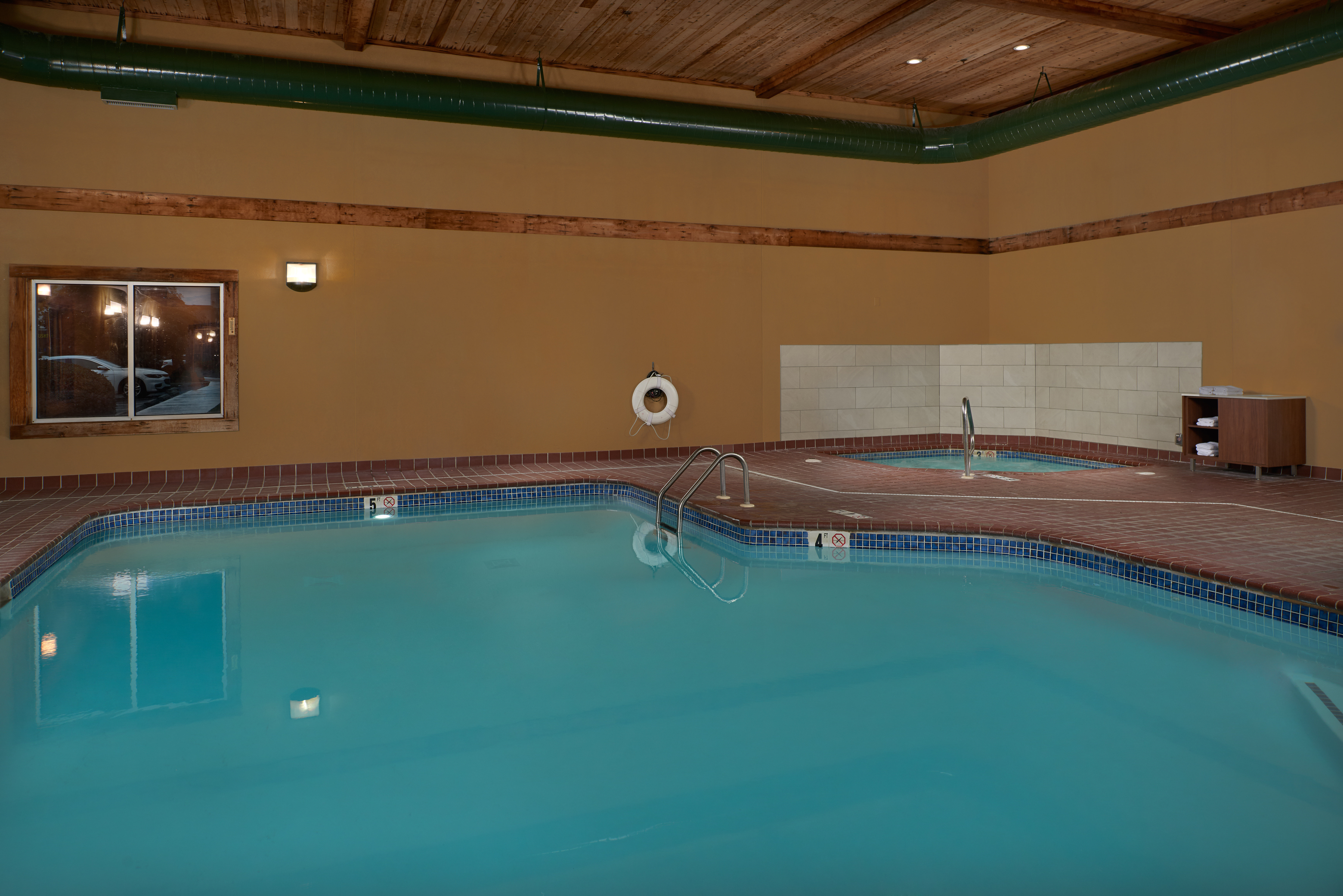 Holiday Inn Express Suites Anniston Oxford 15/24