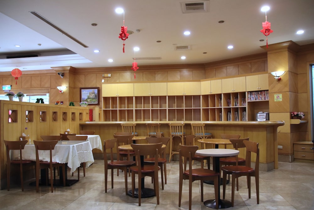 Oriental Hotel 38/50
