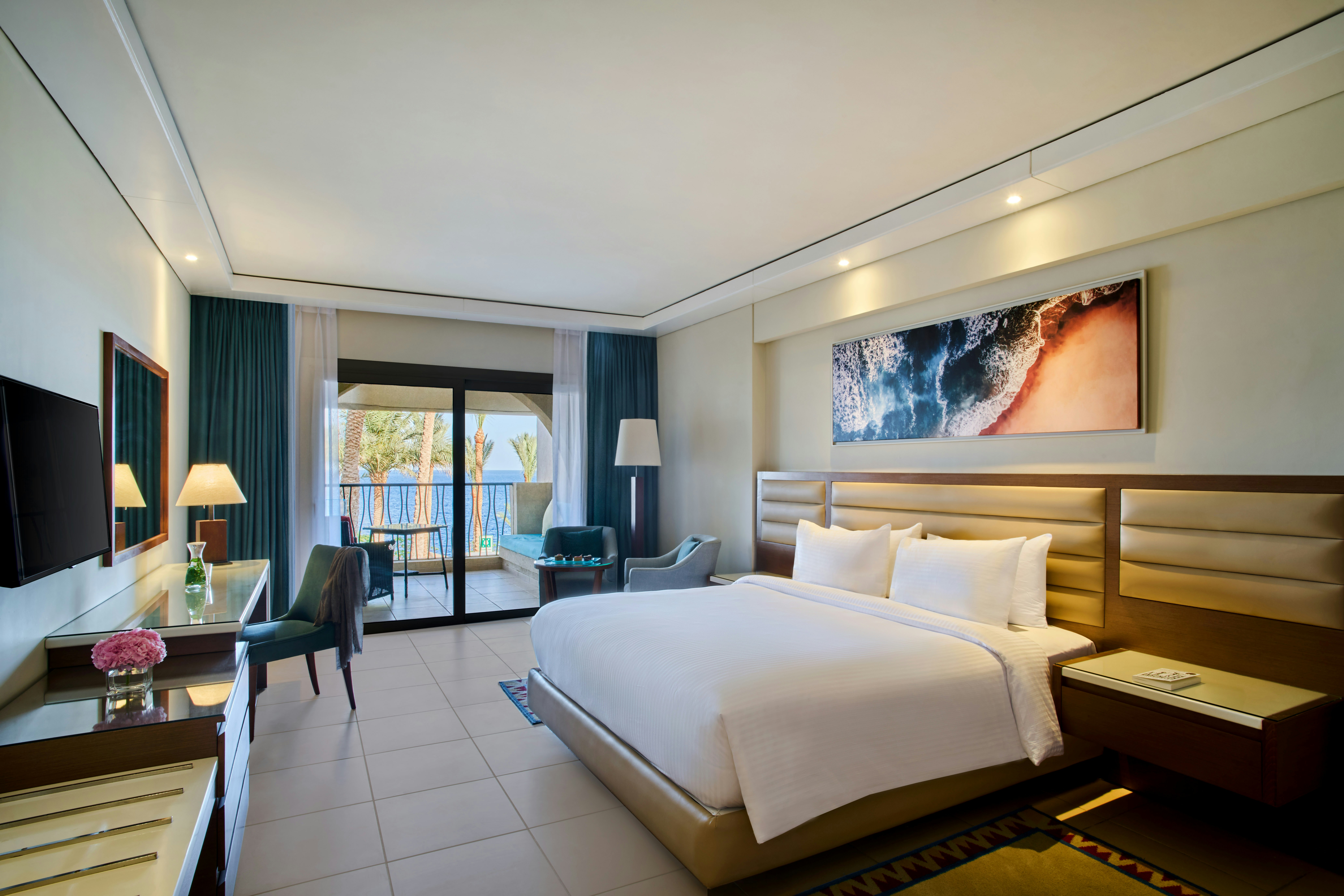 ROOM, KING BED, SEA FRONT