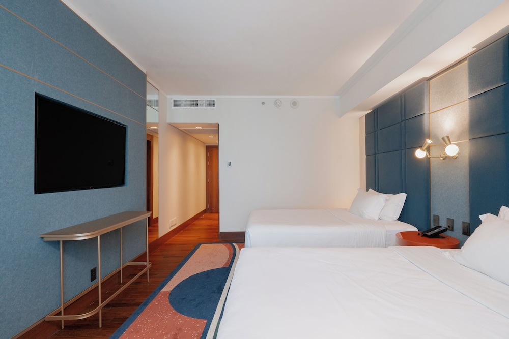 SUPERIOR, 2 DOUBLE BEDS, ACCESSIBLE
