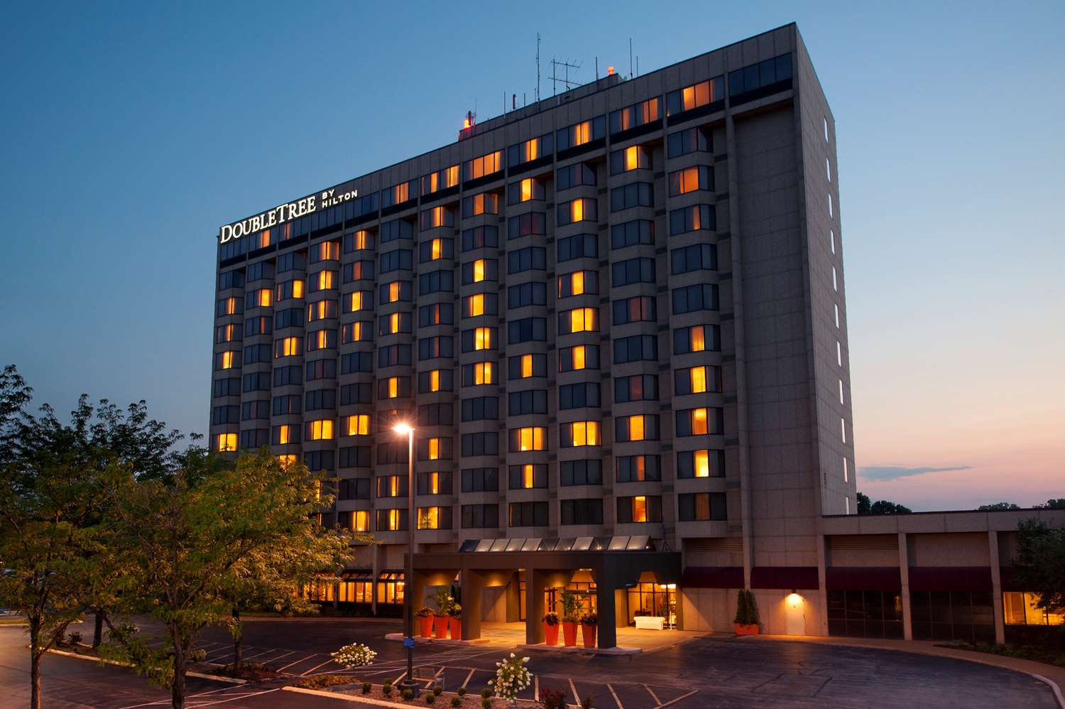 DOUBLETREE BY HILTON HOTEL ST LOUIS CHESTERFIELD in CHESTERFIELD - MO
