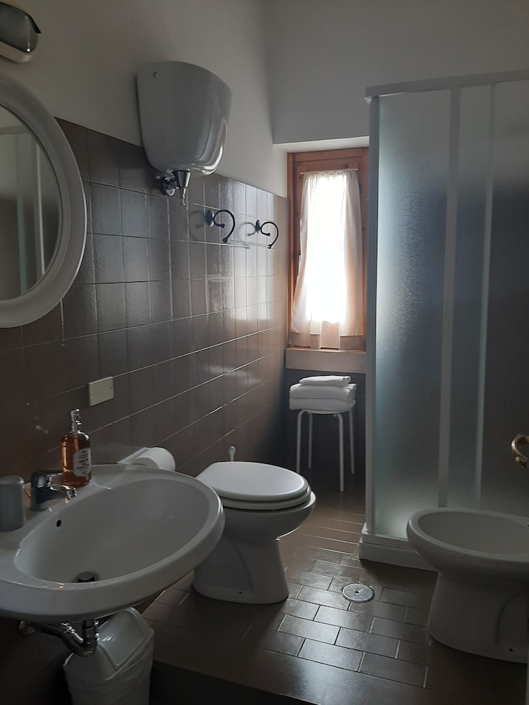 HOTEL MOM ASSISI 49/50