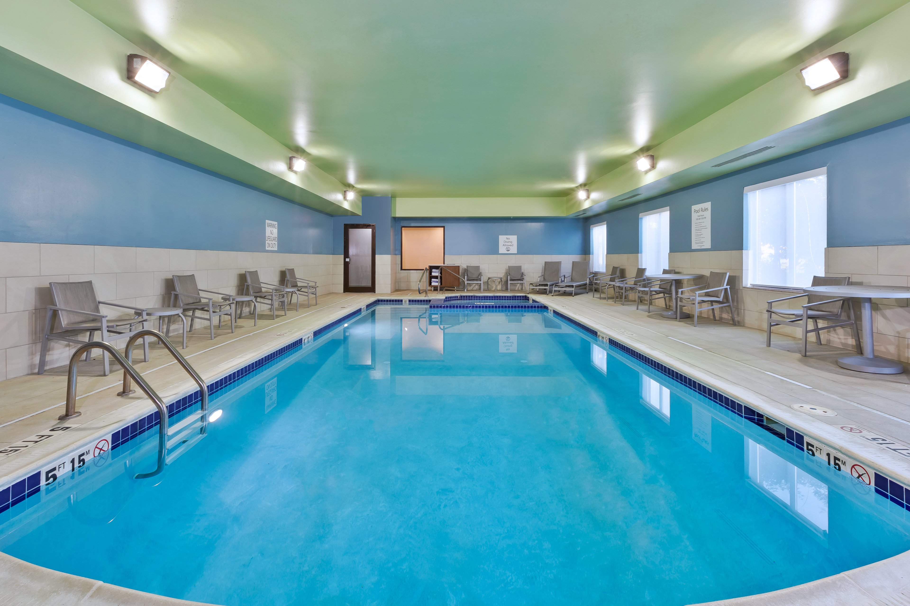Holiday Inn Express Hotel & Suites Cleveland-Richfield 33/59