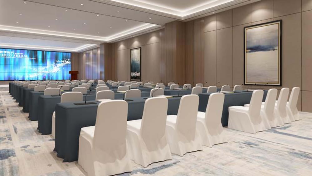 Holiday Inn Express Shangqiu Ancient Town 59/64