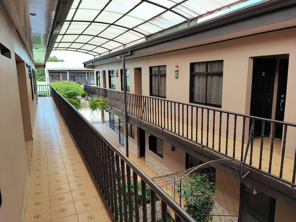 HOTEL DEL RIO 2/35