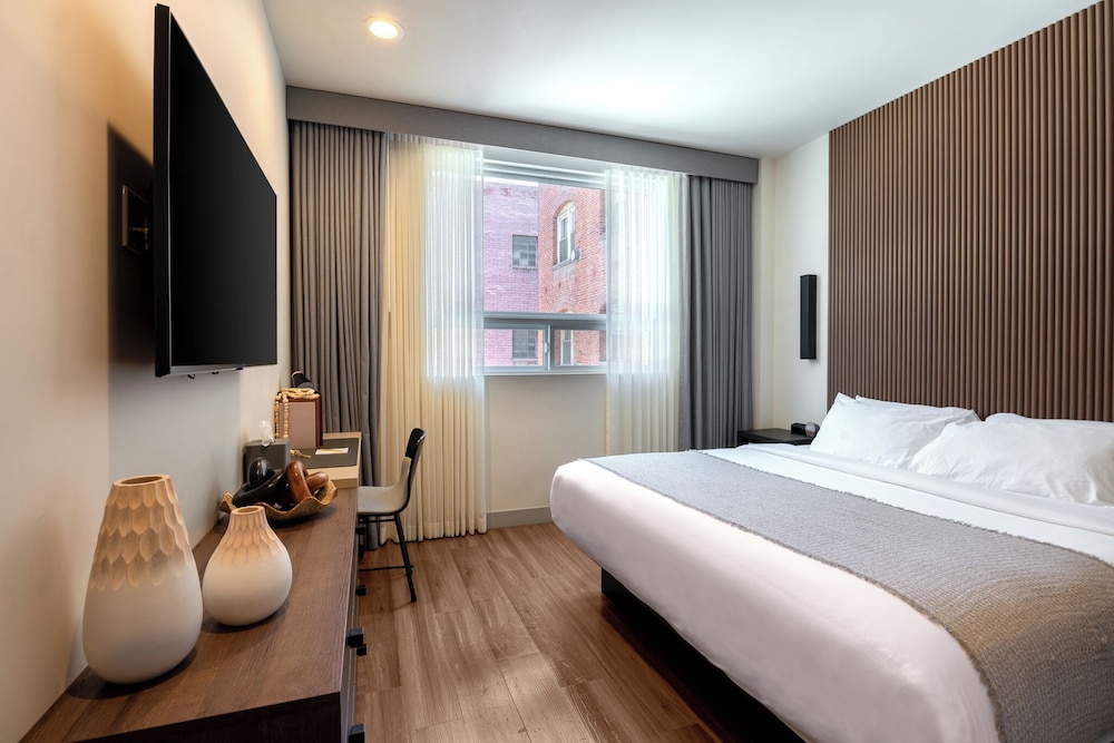 Kins Hotel 14/50