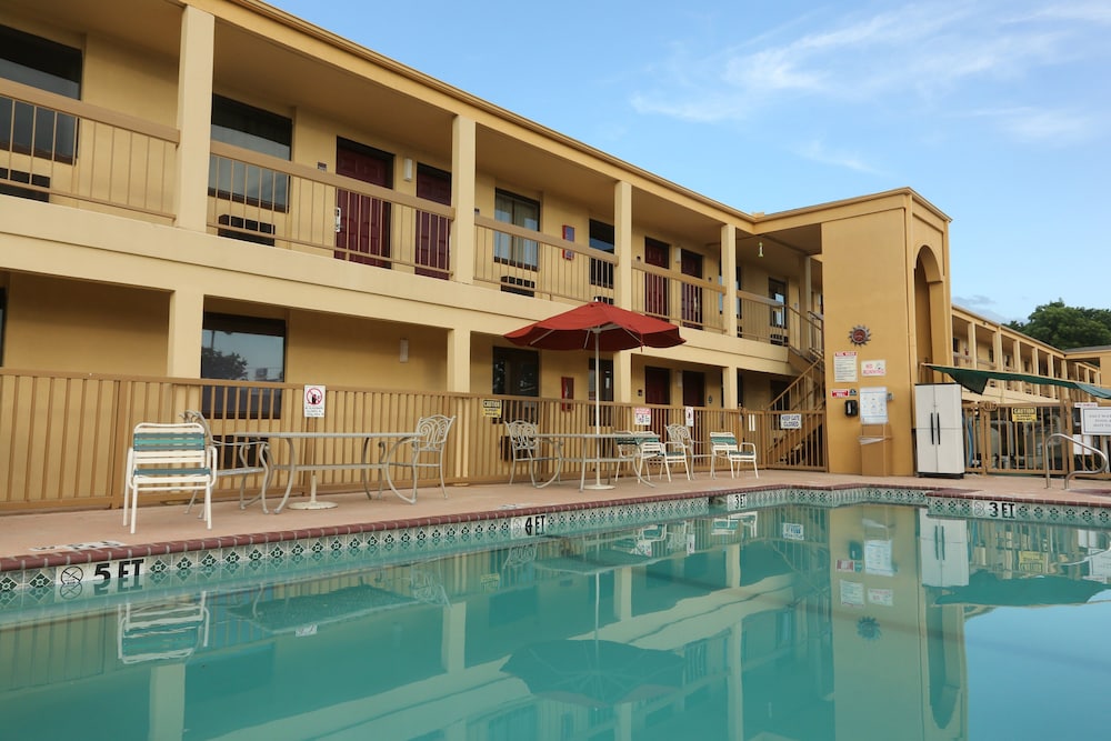 Red Roof Inn Ardmore 3/36