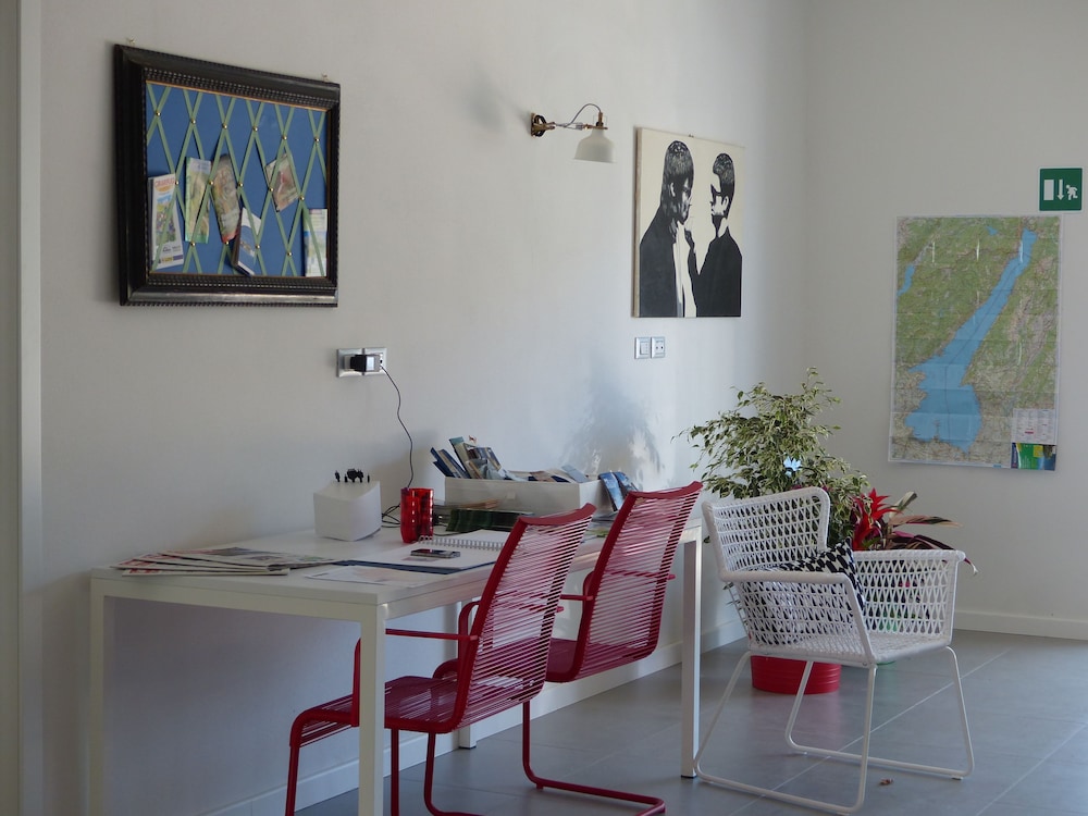 Meet Gardalake Hostel 27/50