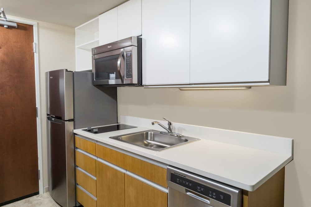 Hawthorn Suites By Wyndham Wheeling At the Highlands 36/45