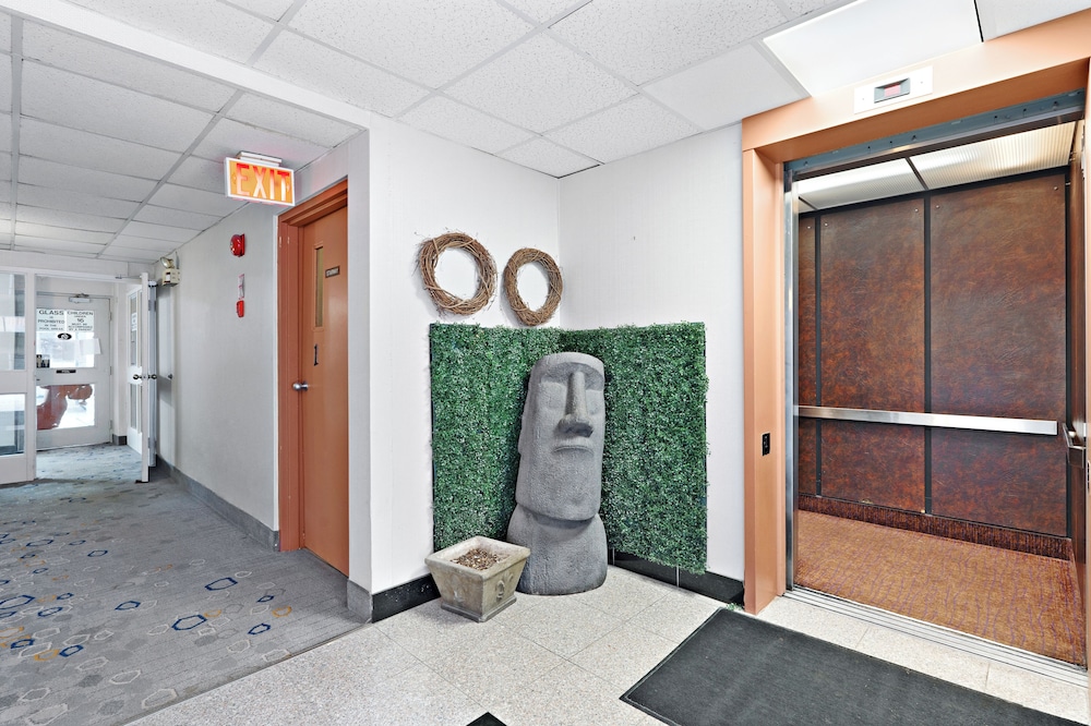 Niagara Lodge Suites 38/68