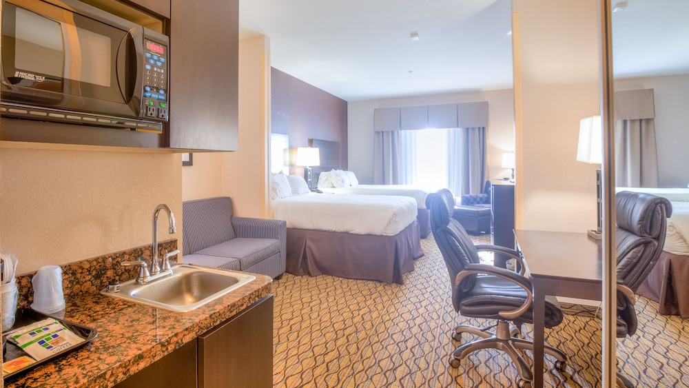 Holiday Inn Express Hotel Suites Elk City 45/51