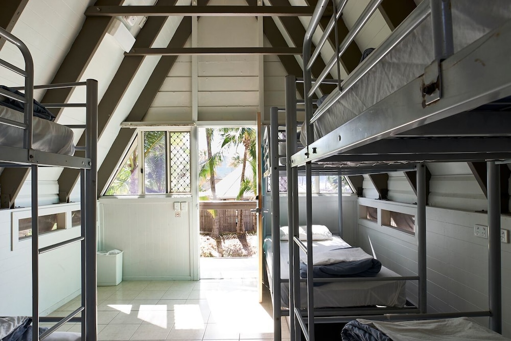 Nomads Magnetic Island - Adults only 21/50