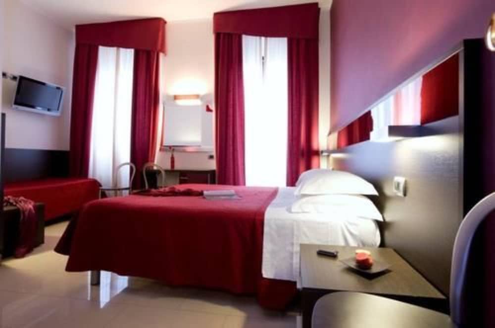 HOTEL IDEALE 17/44