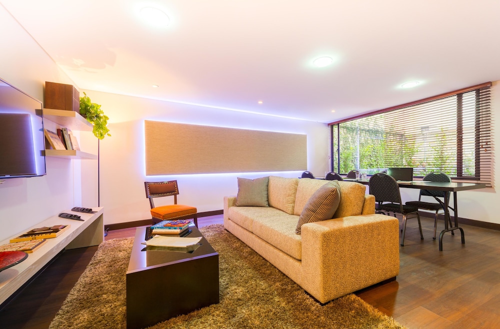 Nico Apartasuites 27/50