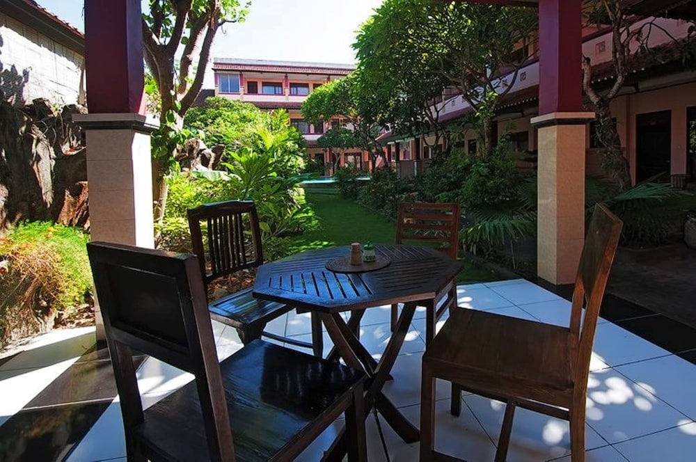 Pesona Beach Inn 35/45