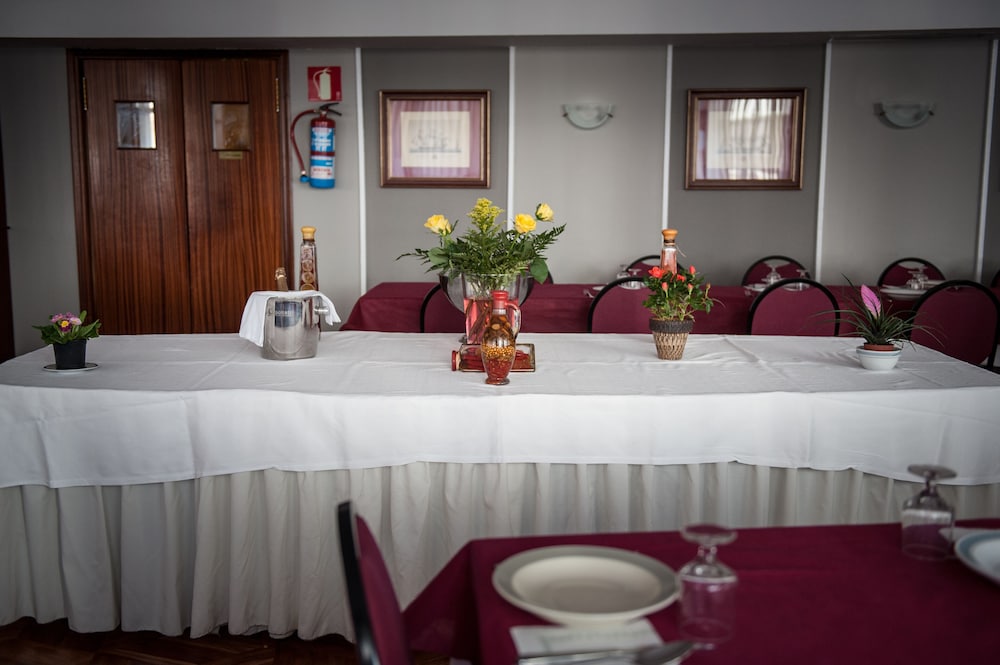 HOTEL UNZAGA PLAZA 57/63