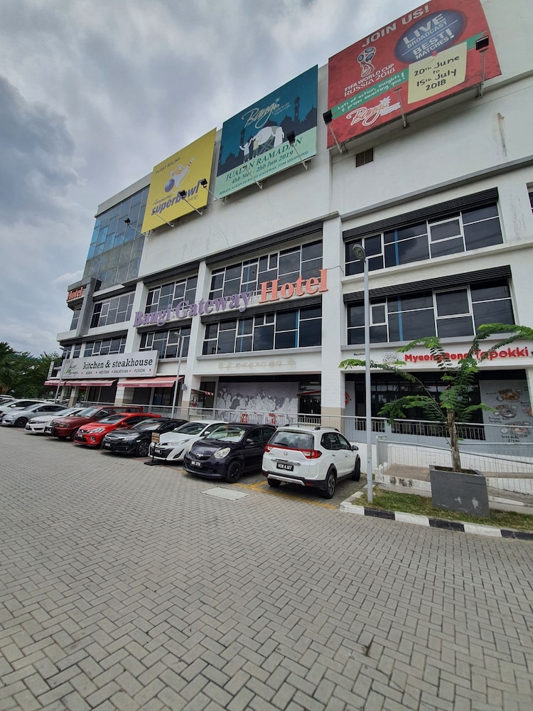 New Bangi Gateway Hotel 39/43