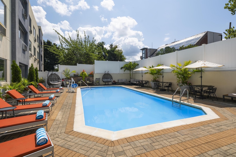 Best Western Premier Plainview-Long Island Hotel 49/52