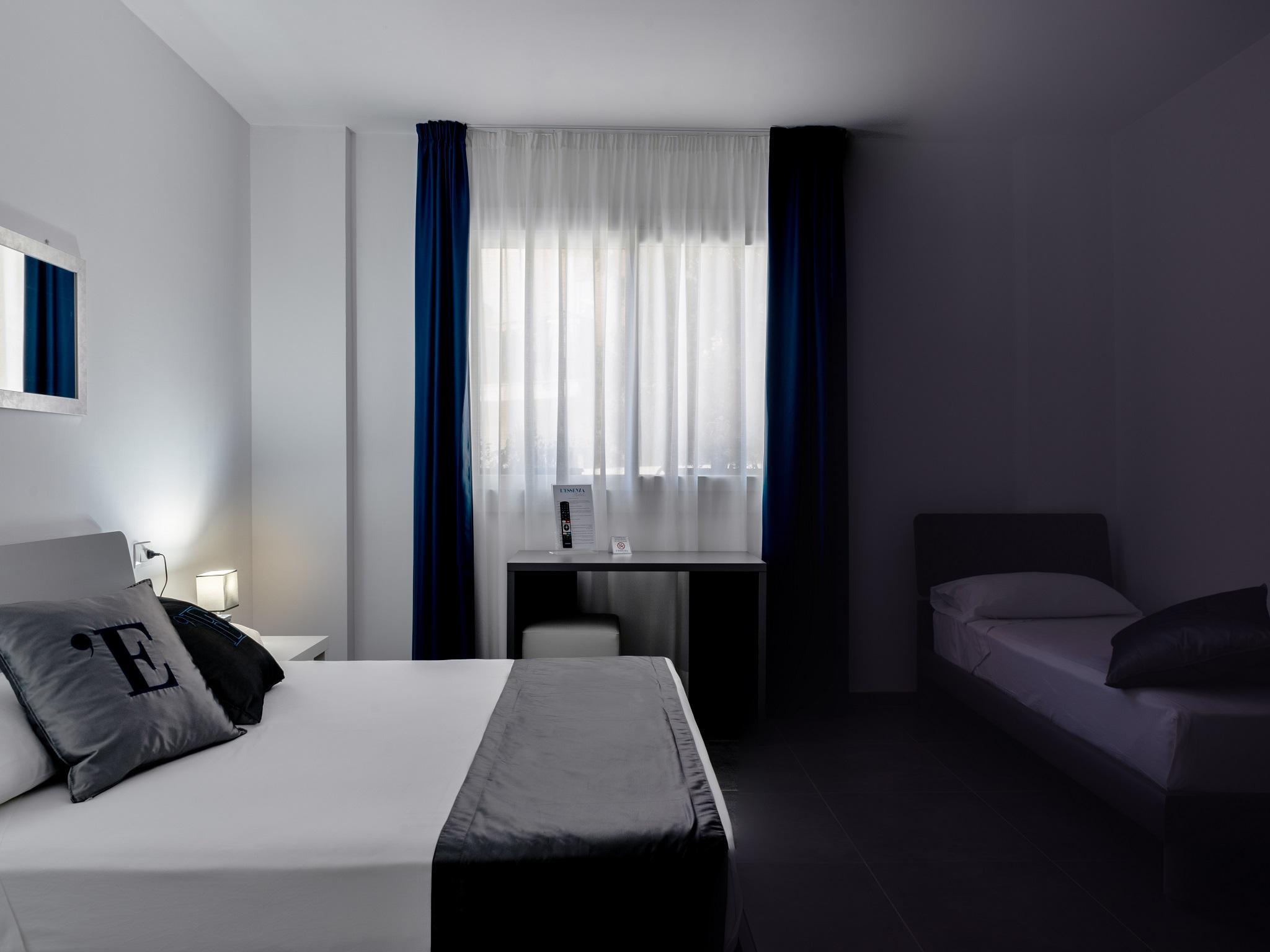 ROOM, TRIPLE