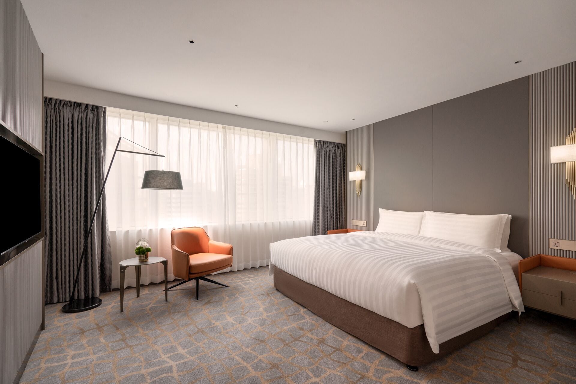 EXECUTIVE, KING BED, CLUB LOUNGE ACCESS