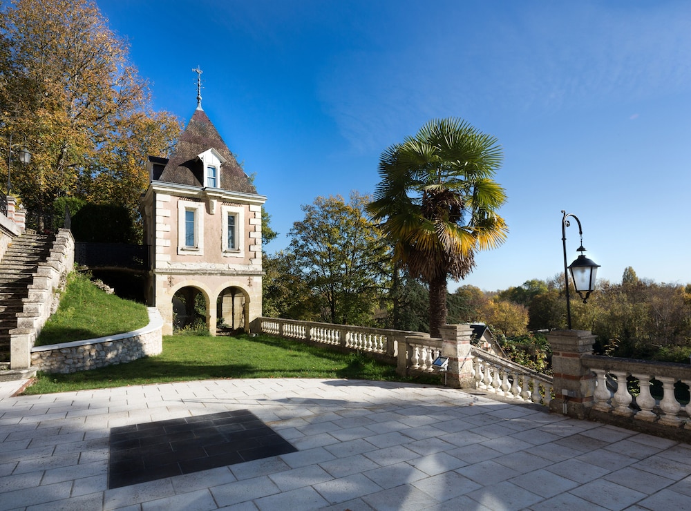 Art Hotel Rochecorbon 66/74