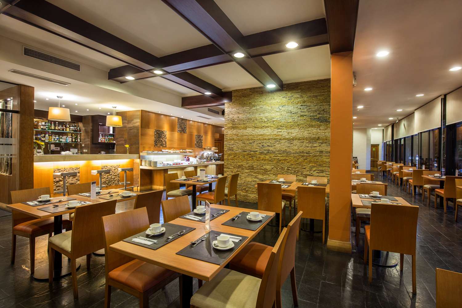 restaurant cafeteria
