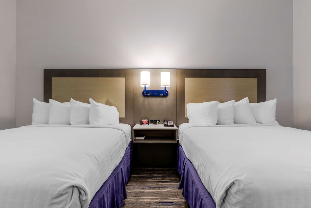 Best Western Plus Choctaw Inn & Suites 15/38