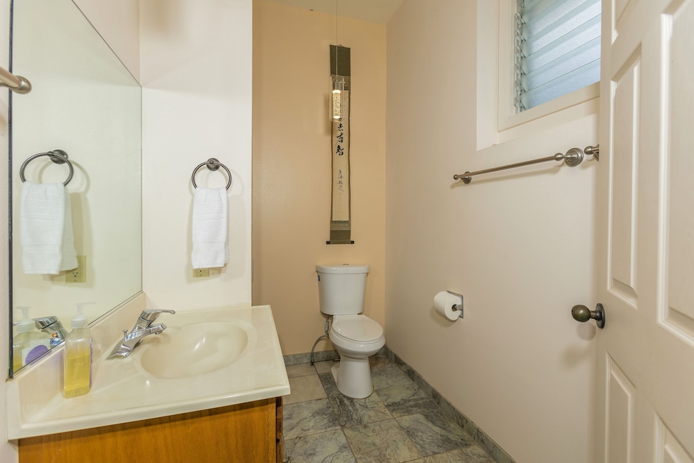 Luana Nai'a Inn 47/50
