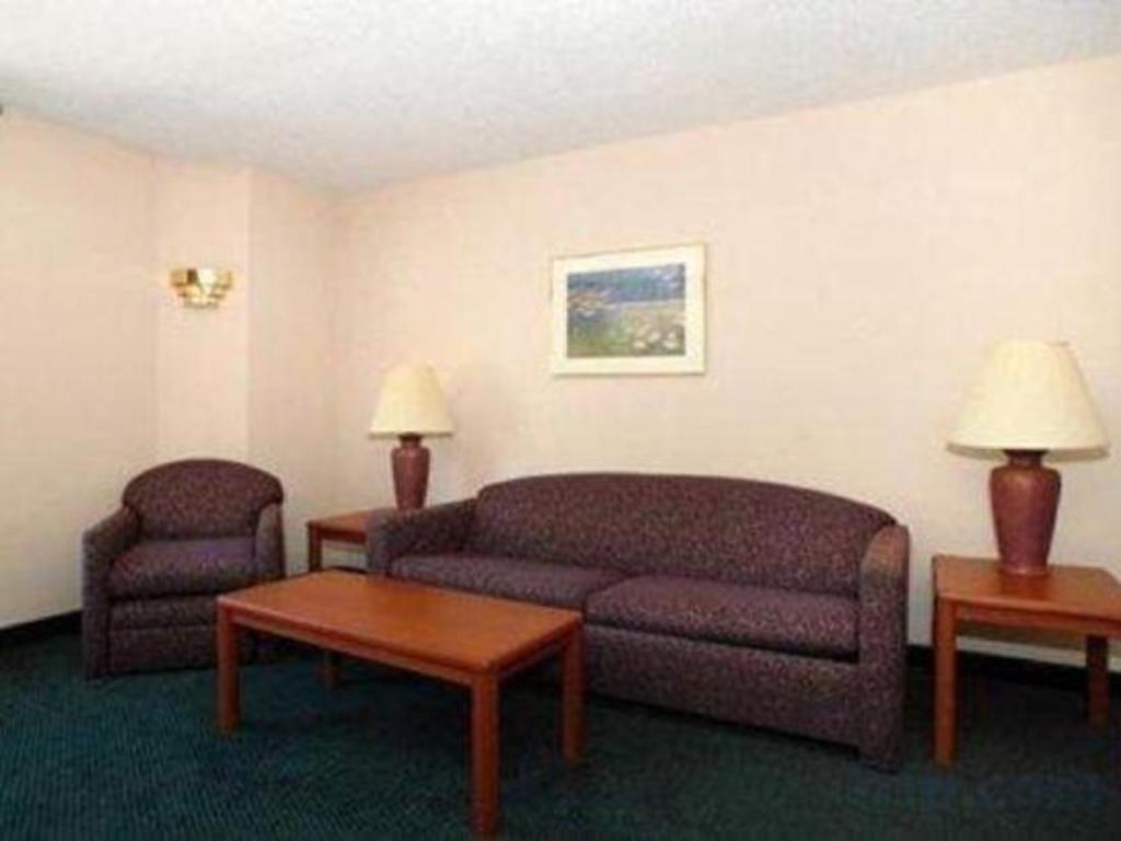 Baymont By Wyndham Mooresville 27/37