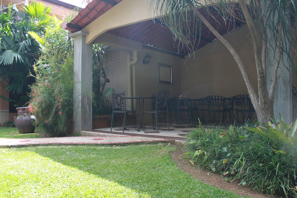 Hotel Santa Maria Inn 3/56