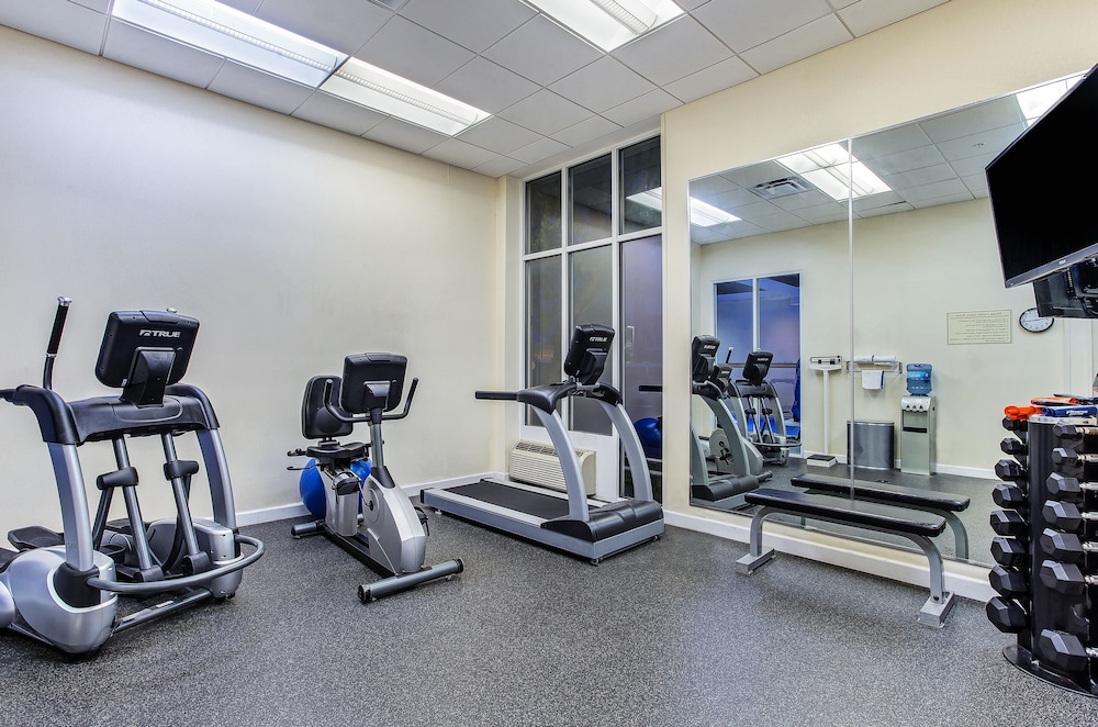 Holiday Inn Louisville Airport - Fair/Expo 35/57