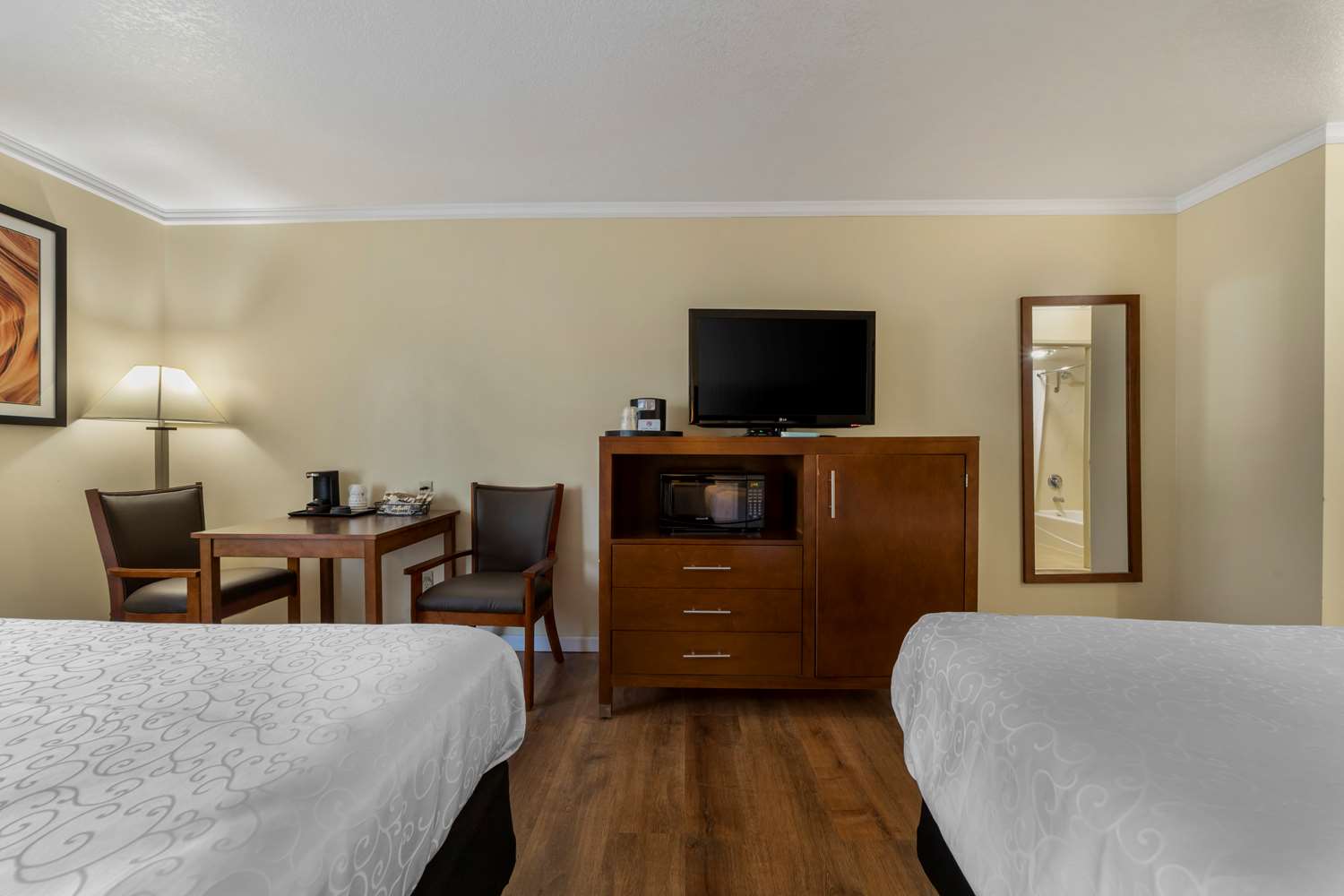 Best Western Plus Northwoods Inn 33/80