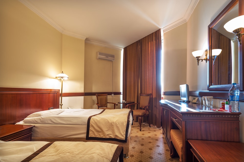 Kazakhstan Hotel 35/87
