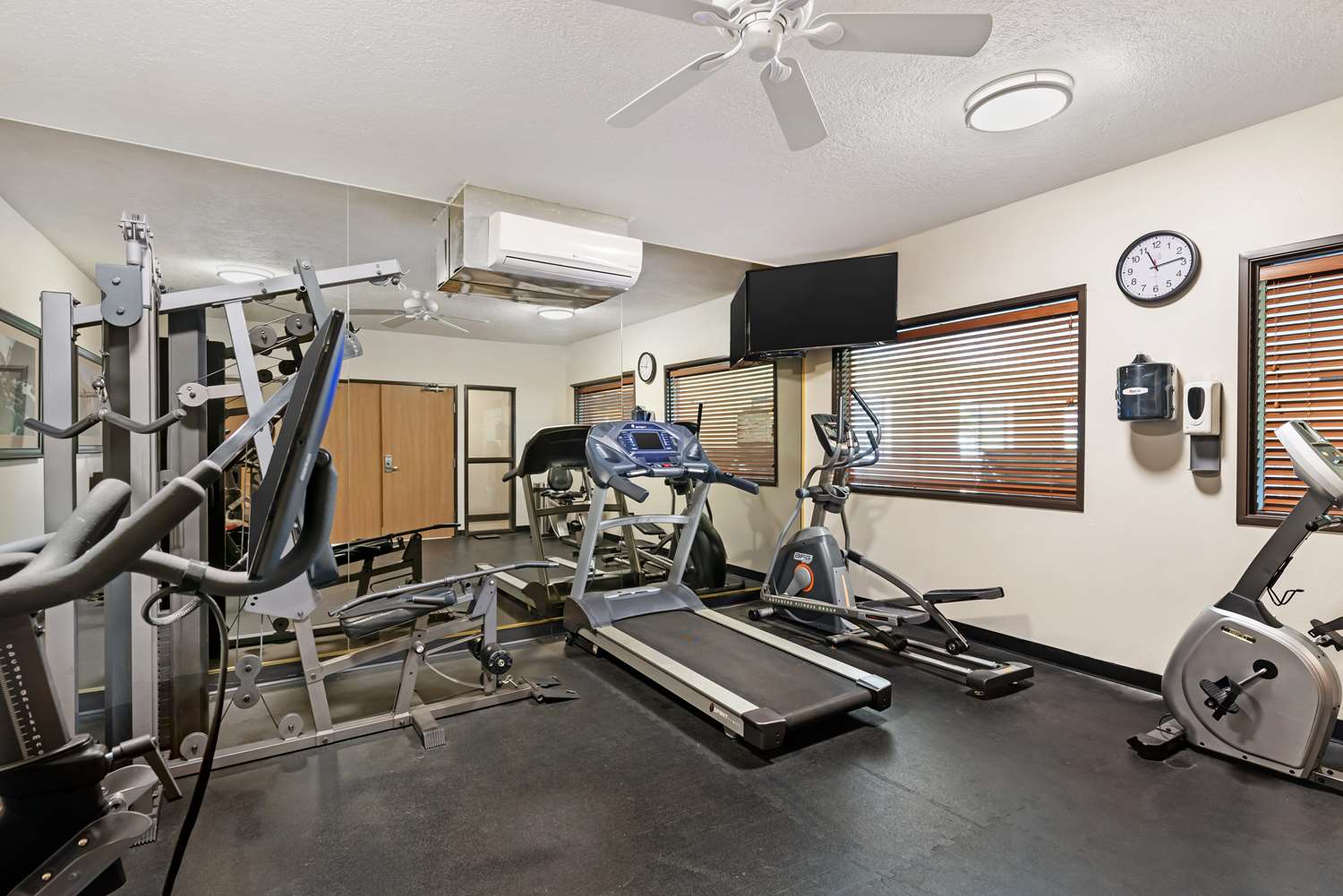 Best Western Plus Eagleridge Inn & Suites 10/17