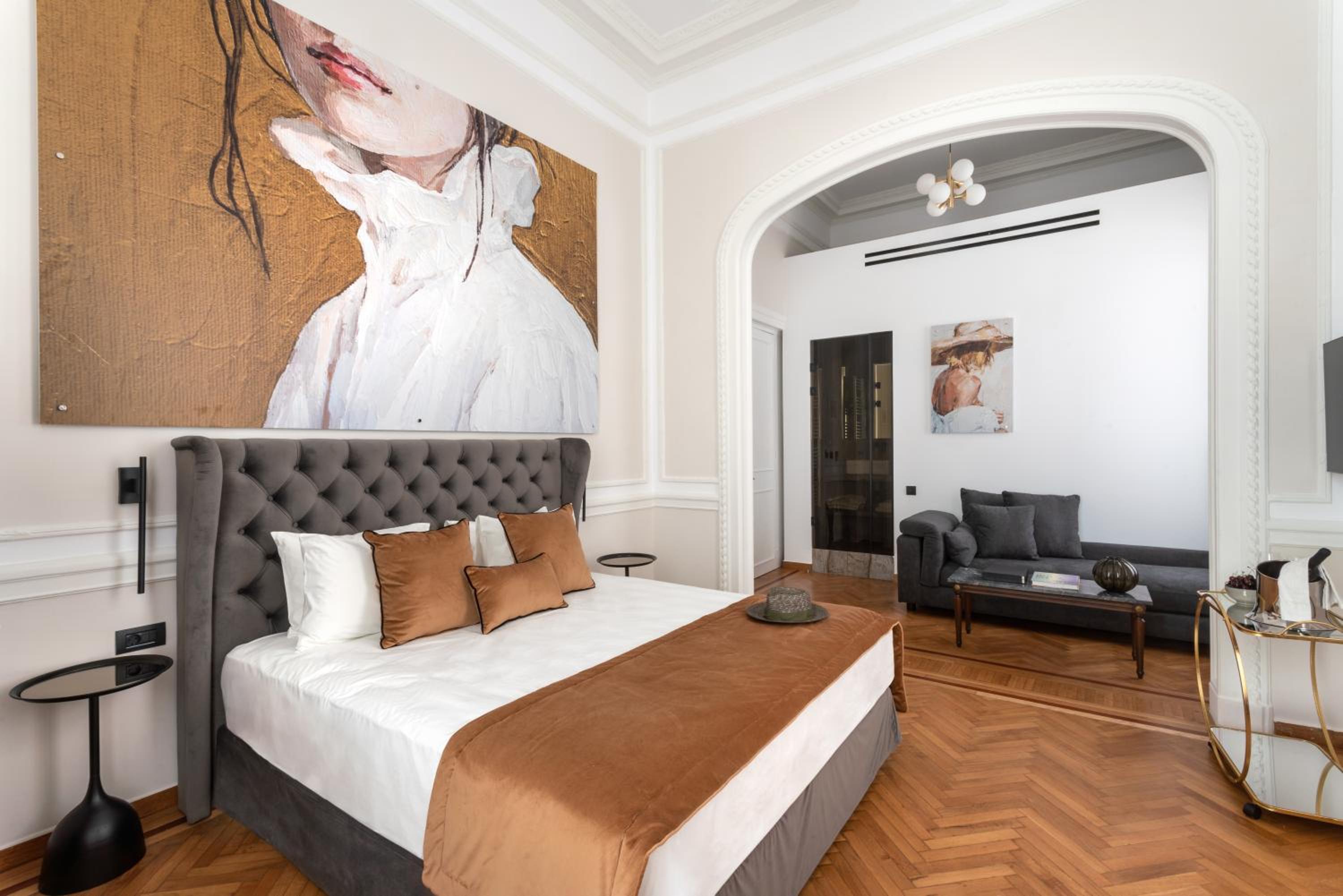 SIGNATURE, SUITE, LYCABETTUS VIEW
