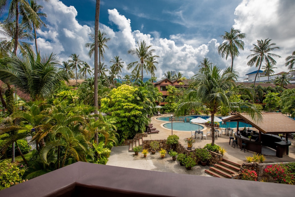 Courtyard by Marriot Phuket Patong Beach 10/65