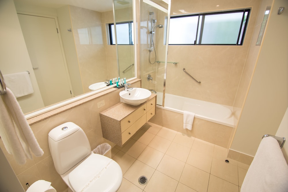 Noosa Springs Golf Resort Spa 19/65