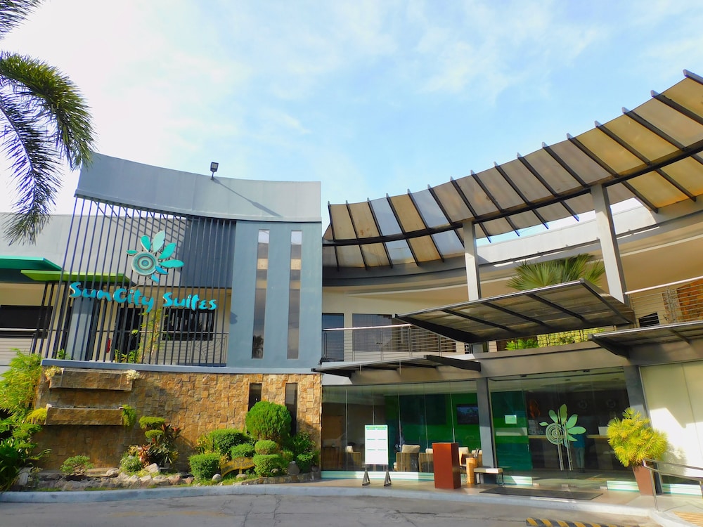 Sun City Suites 2/58