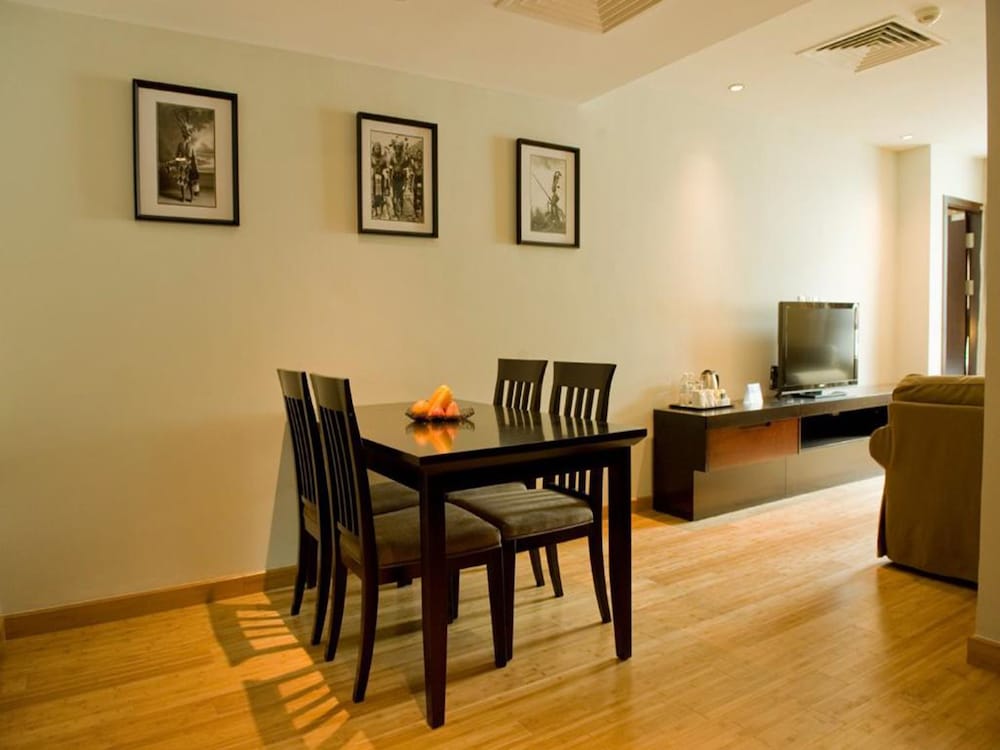 Hotel Sixty3 45/52