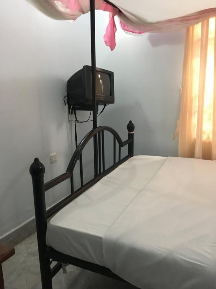 Kutetere Motel 7/21
