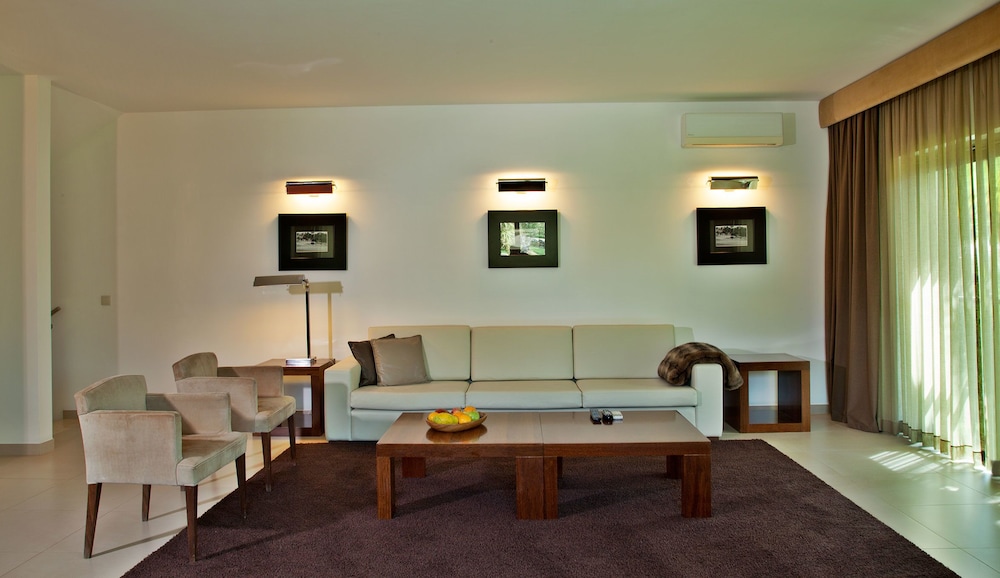 Sao Rafael Holidays 48/77