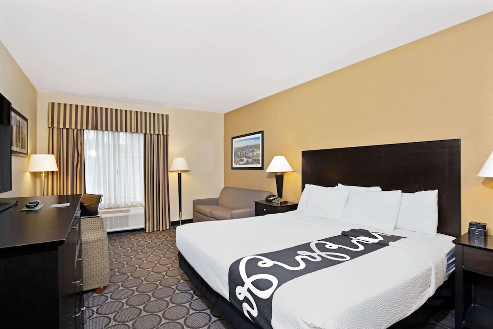 La Quinta Inn & Suites by Wyndham Lexington South / Hamburg 15/40