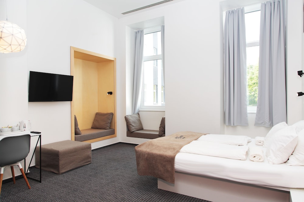 Maverick City Lodge Hostel 14/60