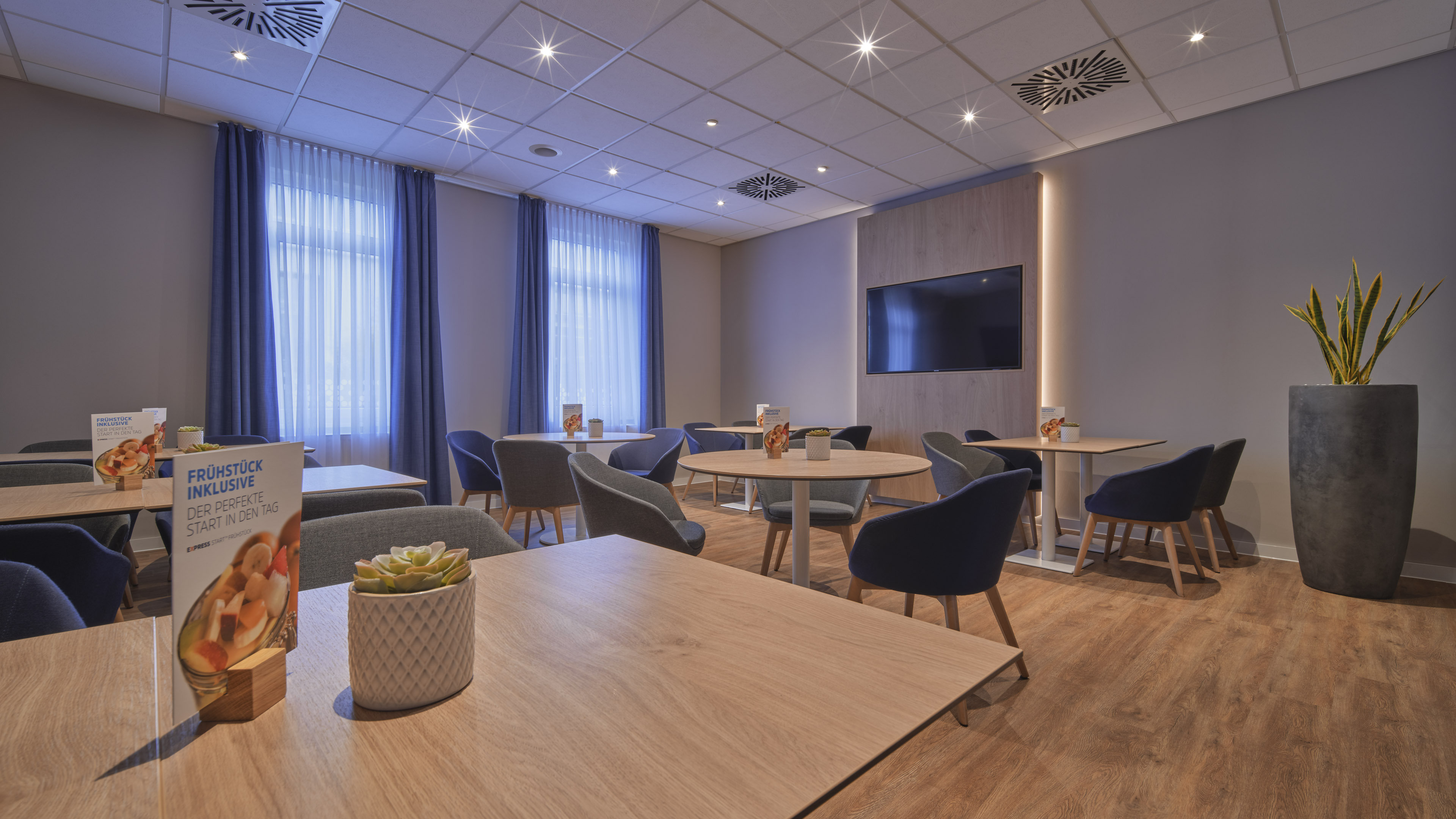 Holiday Inn Express Dortmund Hotel 38/46