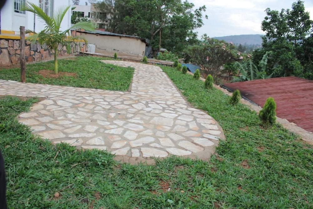 Mama Rwanda Youth Hostel 18/20