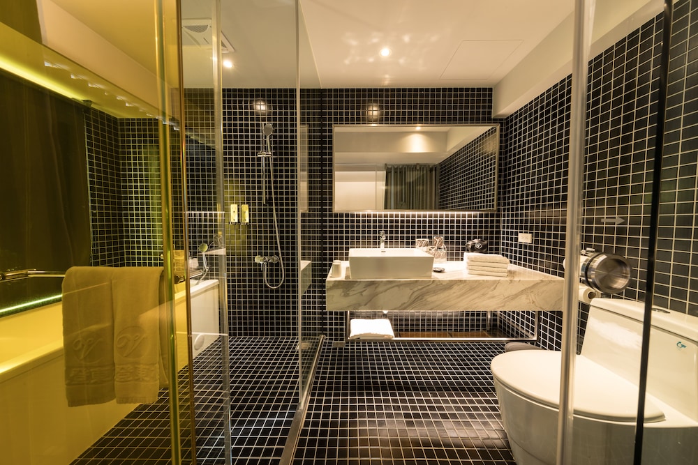 Vendome East Inn 24/47